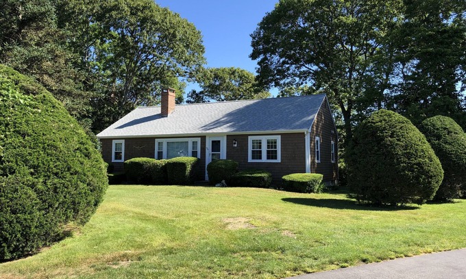 Centerville House | Quiet private Centerville cottage, walk to beach, central A/C, parking pass.