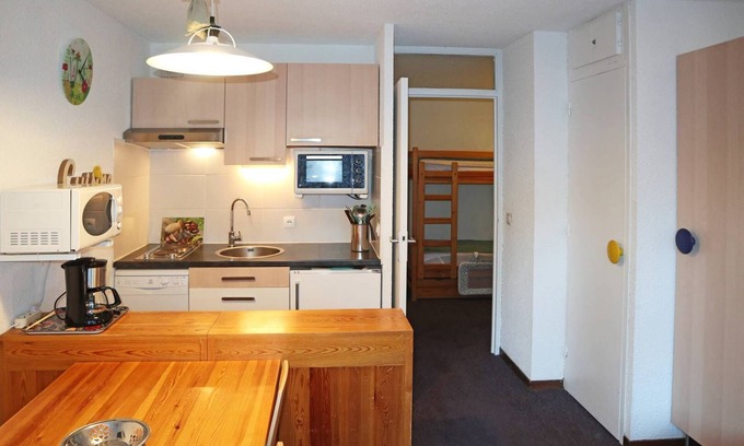Les Orres Apartment | Quiet residence in an unspoilt setting.
