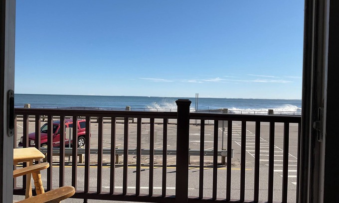 Hampton Apartment | Quiet, spacious renovated 2 bd, 2 bath condo with stunning ocean views