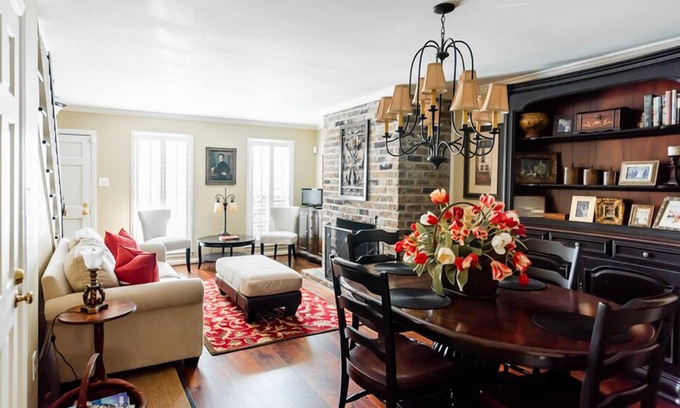 Historic Downtown Savannah House | Quiet Townhome One Block From Forsyth Park by Lucky Savannah