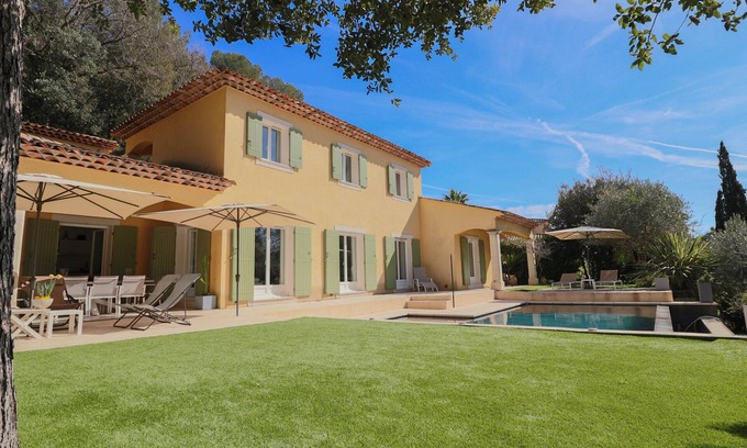 Antibes Villa | Quiet villa 10' from the center