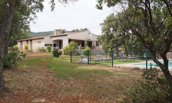 La Londe-les-Maures Villa | Quiet villa with private pool in large park (2.5 ha) close to the sea