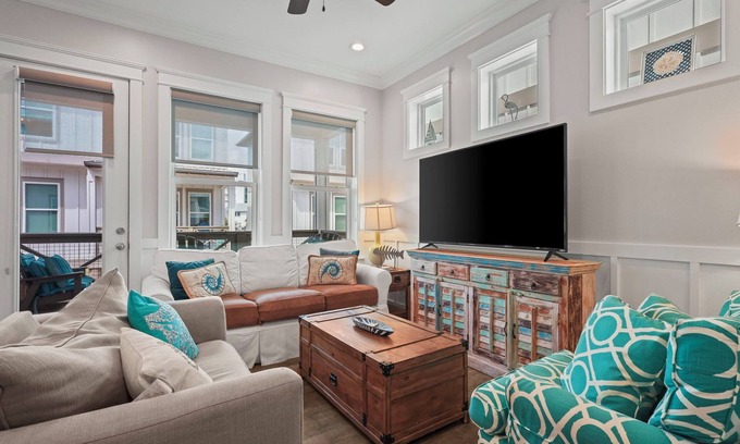 Gulf Shores Cottage | Quiet WHOLE HOUSE btwn the beach and Lagoon with pool, fishing dock, sunsets!