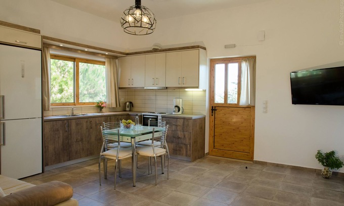 Kefalas Apartment | Quite and Relax Holidays
