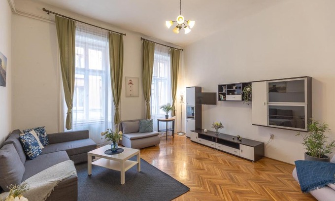Belso-Ferencvaros Apartment | Ráday Corner Apartment