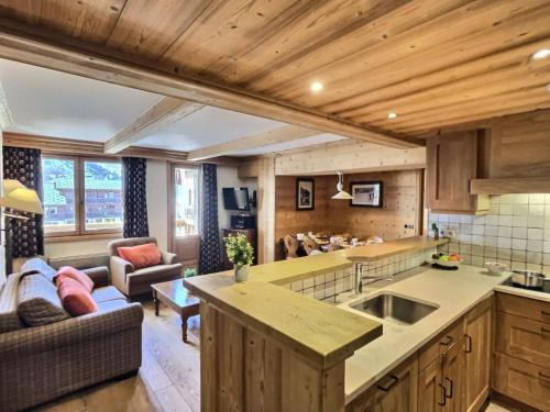Val-d'Isere Apartment | Résidence Aquila - Superbe appartement 3 pièces cabine pour 8 personnes situé à Val d’Isère, skis aux pieds et à 500m du centre du village, navette MAE-2544