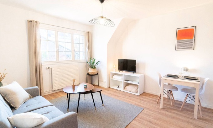 Laval Apartment | Résidence de la gare 3