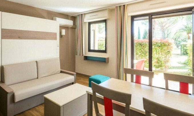 Mandelieu-La-Napoule Apartment | Résidence Pierre & Vacances Les Jardins Shaded*** - Studio for 4 people - 1 sleeping area - Terrace or balcony
