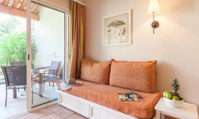 Giens Apartment | Résidence Pierre & Vacances Le Hameau de la Pinède *** - Studio 5 people - 1 sleeping area - Terrace - Ground floor - Air-conditioned