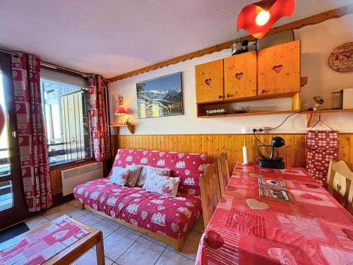 Les Menuires Apartment | Résidence Villaret - Grand studio 4 personnes aux pieds des pistes, vue montagne. MAE-8891