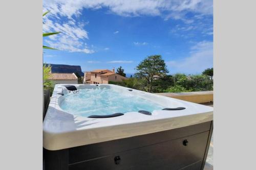 Cassis Apartment | Rêves de vie, le "Port Miou" perle rare à Cassis