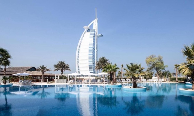 Trade Centre 1 House | R 1539 Jumeirah Beach Hotel With Meeting Rooms, Spa Treatment Rooms, and Tennis Courts