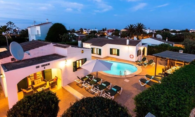 Cala en Blanes Villa | R 5024 Villa Marqus with Dishwasher, Dining Facilities & Table Tennis.