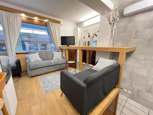 Forze Armate - Sella Nuova Apartment | "R&P apartment", short term stay, elegant design, Bisceglie metro station, easy for San Siro and Fiera Milano, free parking