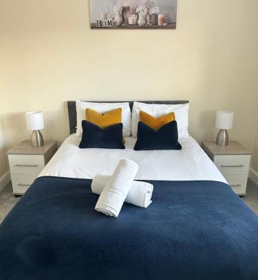 Radbourne House | Radbourne House - Spacious 2 Bed, Home from Home in Derby