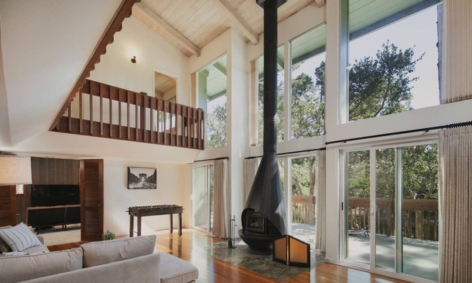 Monterey Apartment | Radiant Monterey Escape 4bed/3bath
