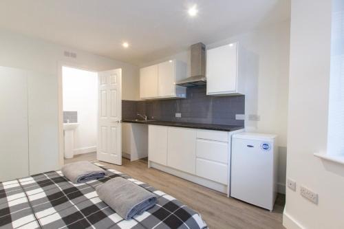 Southampton House | Radstock Road - Room 2b