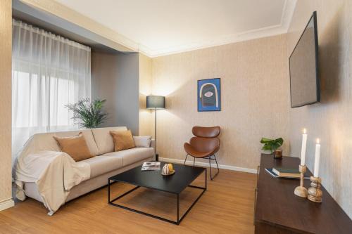 Collblanc y La Torrassa Apartment | Rafael Apartment by Olala Homes