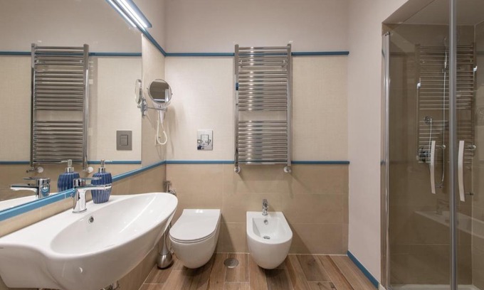 Cassino Apartment | Rainbow Suite