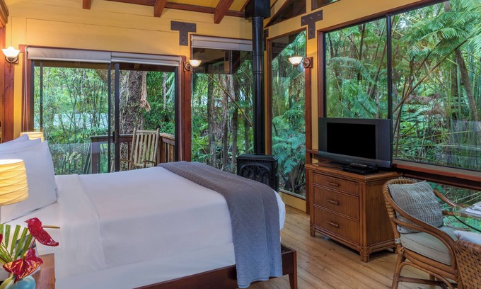 Volcano Bed & Breakfast | Rainforest Retreat in Volcano Village