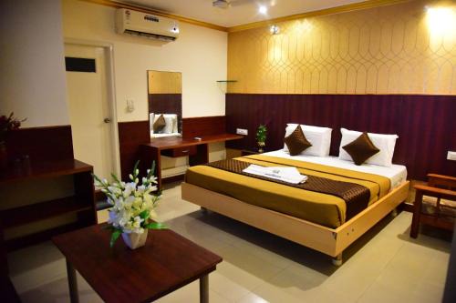 Mysore Hotel | Rajalakshmi Comforts Mysuru