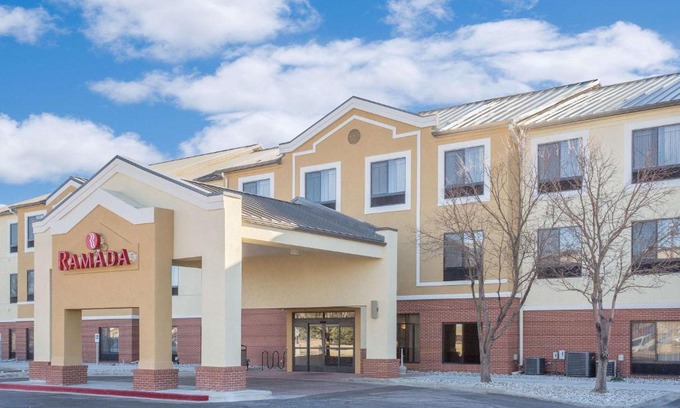 Dupont Hotel | Ramada by Wyndham Denver International Airport