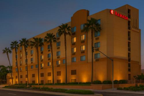 West Athens Hotel | Ramada by Wyndham Hawthorne/LAX