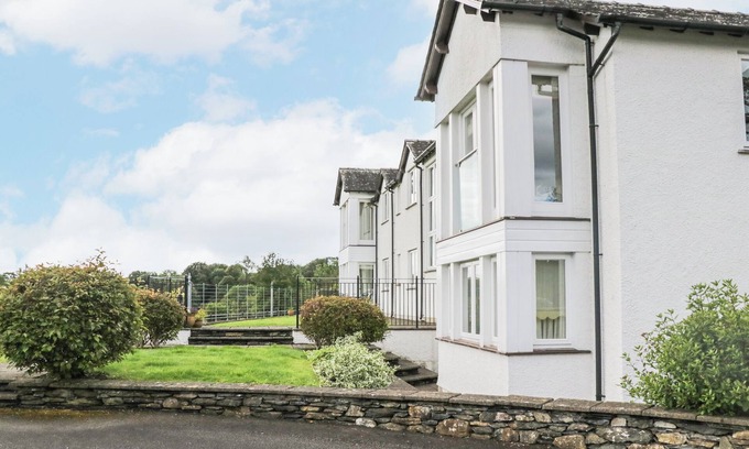 Low Newton Cottage | RAMBLERS LODGE, romantic, with a garden in Bowland Bridge