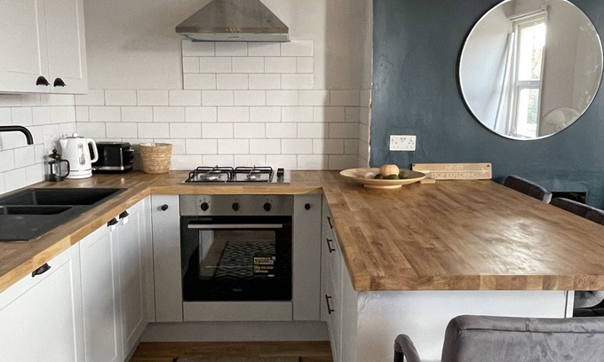 Folkestone Apartment | Ramblers Rest - Central Folkestone apartment