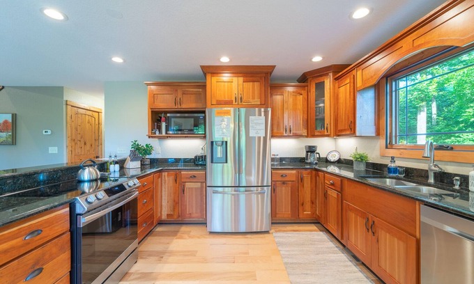 Marble Cabin | Rambling Waters - private upscale mountain cabin!