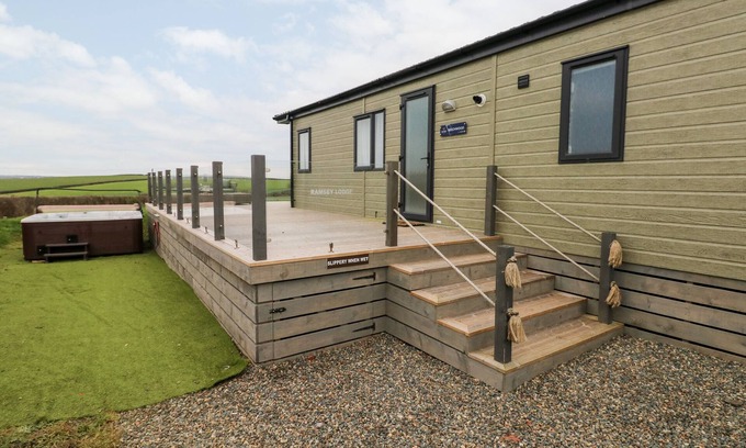 Hasguard Cross Cottage | RAMSEY, pet friendly, character holiday cottage in Little Haven