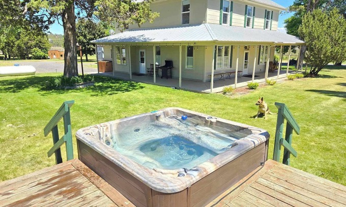 Crooked River Ranch Other | Ranch House: 5-Bedroom Ranch House w/Fishing, Trail Rides, Hot Tub and Hiking!