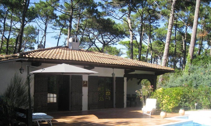 Pyla-sur-Mer Villa | Rare ! Beach & Dune du Pyla 5' walk Villa 5bedroom/Swimming pool/Internet/Landscaped garden