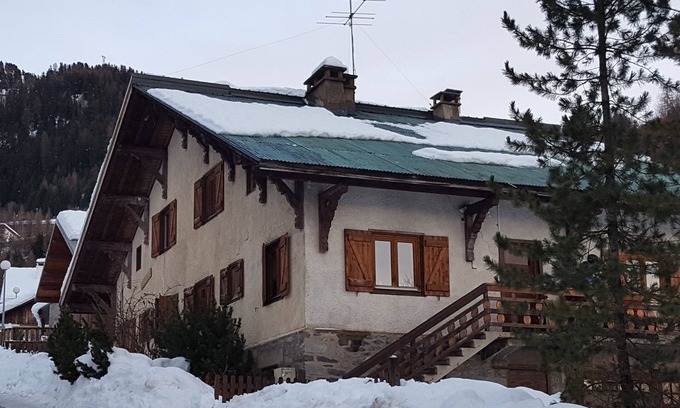 La Roche Ski Chalet | RARE CHALET at the foot of the slopes LA PLAGNE 15 pers.