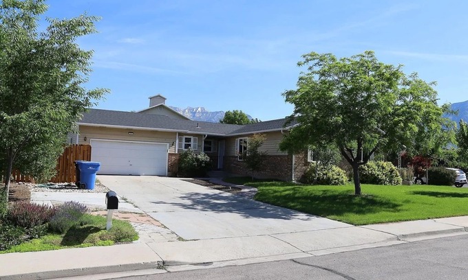 Lakeview House | Rare Find: Private Spacious Home - Waffles too!