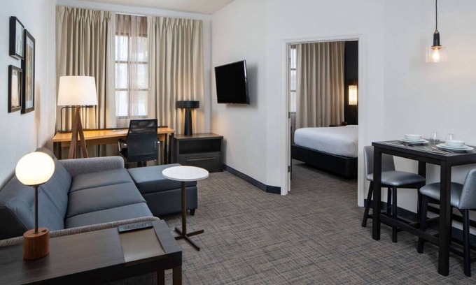 Arts/Warehouse District Hotel | Rare Find, Relaxing Suite with Outdoor Pool and Full Kitchen, Free Breakfast!