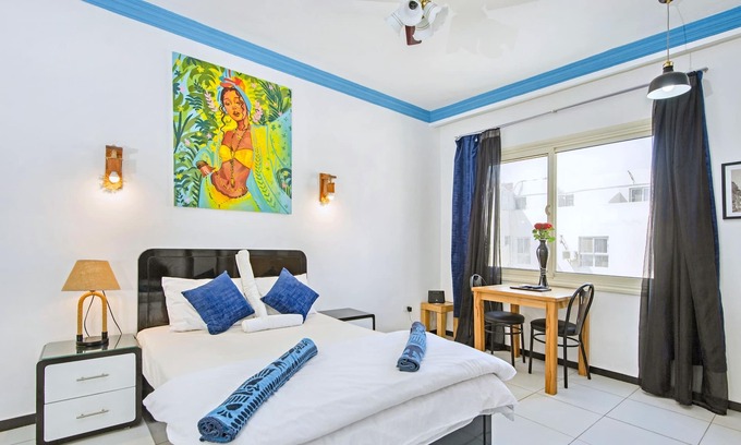 Sheraton Road -Sakkala Apartment | Rare New Marina Hotspot ★ Fast Free WIFI ★ Pool ★ Kitchen | Sheraton Plaza 415