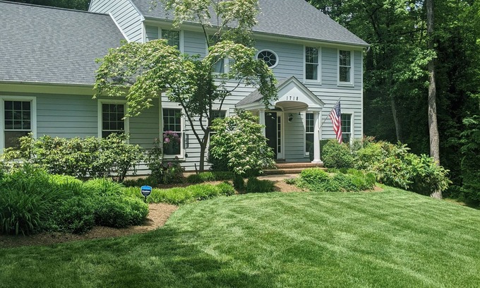 Annapolis House | RARELY AVAILABLE FOR COMMISSIONING WEEK! Stunning colonial on a private 1.6 acre lot!