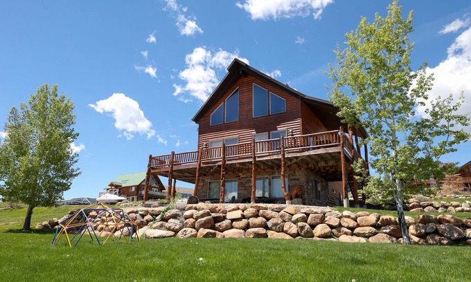 Garden City House | Raspberry Bear Lake Lodge - 6 Bed 3 Bath. Great View Of The Lake! Perfect For Big Families!