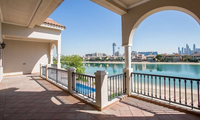 Palm Jumeirah Villa | Ravishing 6 Bedrooms Villa