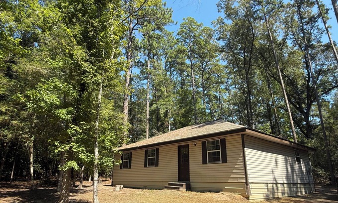Brookeland House | Rayburn’s Drowsy Lane Retreat- Fish & Golf Getaway