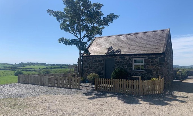 Rhyd-y-clafdy Apartment | RB Contractor Stays - Celyn