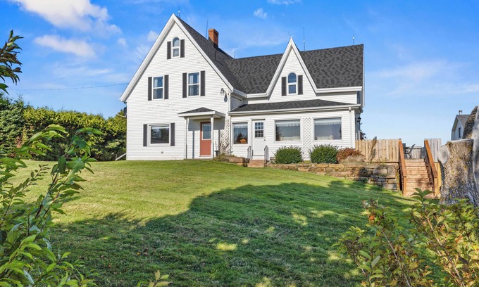 Stanley Bridge House | Read Homestead