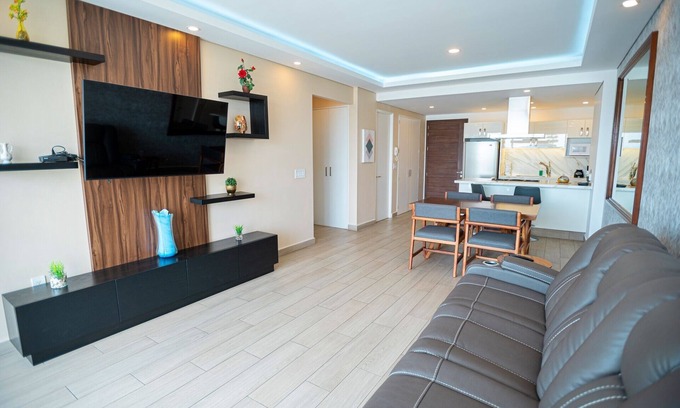 Zapopan Condo | Real View Towers, Real Center Plaza, 1st Floor Charming 1 BR, Zona Real