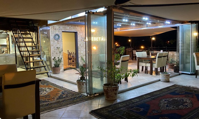 Selcuk Hotel | Rebetika Hotel