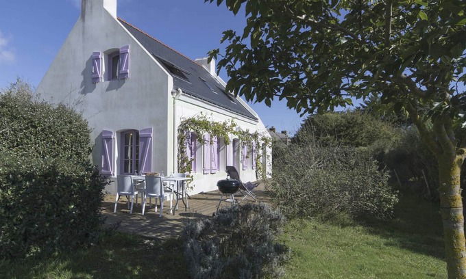 Locmaria House | Recent house 200m from wild coast, garden, pets allowed