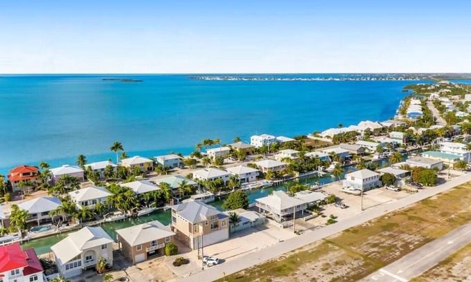 Summerland Key House | Recently Renovated Home With Deepwater Canal