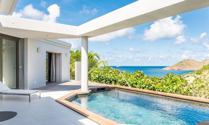 Flamands Villa | Recently Renovated Contemporary 3 BDRM Villa w Pool