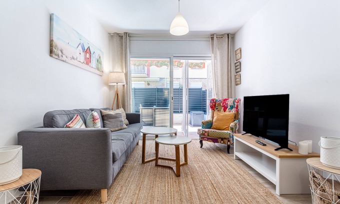 Tossa de Mar Condo | Recently renovated 2-room apartment with air conditioning