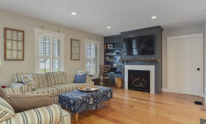 Pocasset House | Recently restored Pocasset beauty